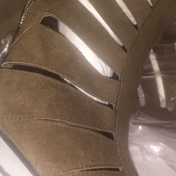 NWT Stewart Weitzman olive green booties - Picture 4 of 8